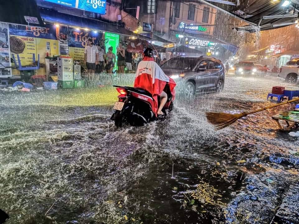 Hà Nội, Ngập lụt, Mưa to, Kỳ nghỉ lễ 30/4