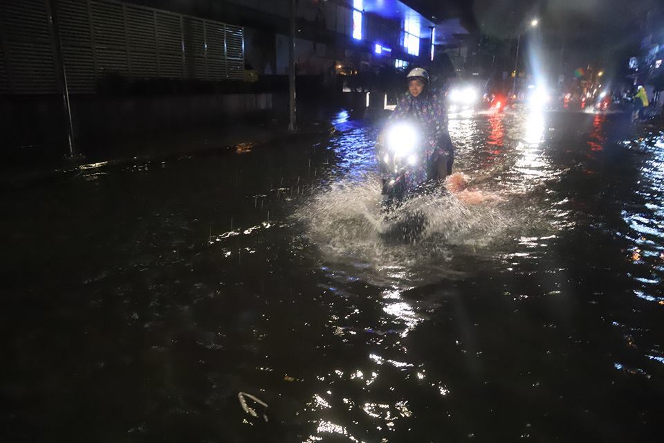 Hà Nội, Ngập lụt, Mưa to, Kỳ nghỉ lễ 30/4