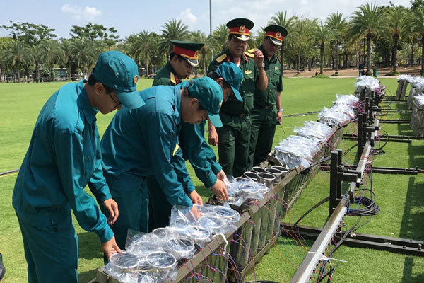 Trận địa pháo hoa ở Sài Gòn chờ khai tiệc mừng lễ 30/4