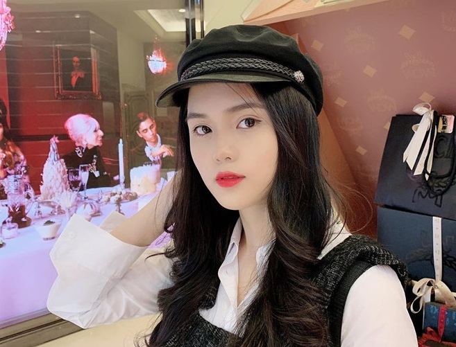 Hội bạn gái cầu thủ Việt thay đổi thế nào sau khi nổi tiếng?