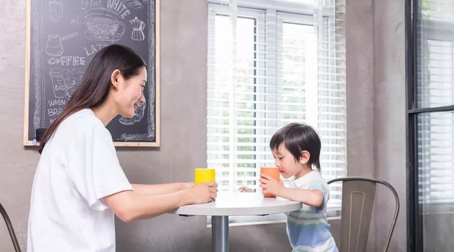 Những đứa trẻ thành công có cha mẹ làm tốt 8 vai trò này