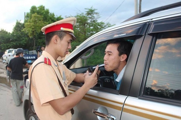 Các mức phạt với hành vi sử dụng rượu bia khi lái xe