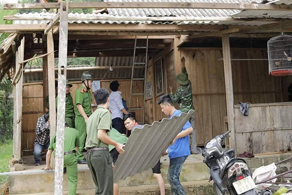 Whirlwind damages houses and rice in Ha Tinh