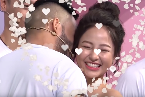 Mẫu nam diễn cảnh tình tứ với Trâm Anh nói gì về việc bị cắt khỏi sóng VTV3?