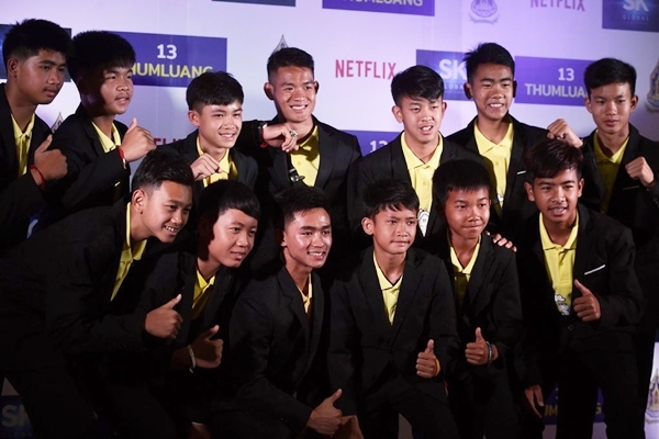Đội bóng Lợn Hoang Thái Lan nhận 2 tỷ/người từ dự án phim giải cứu
