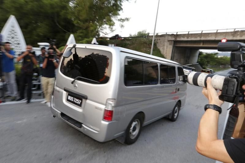 Hình ảnh Đoàn Thị Hương rời nhà tù Malaysia