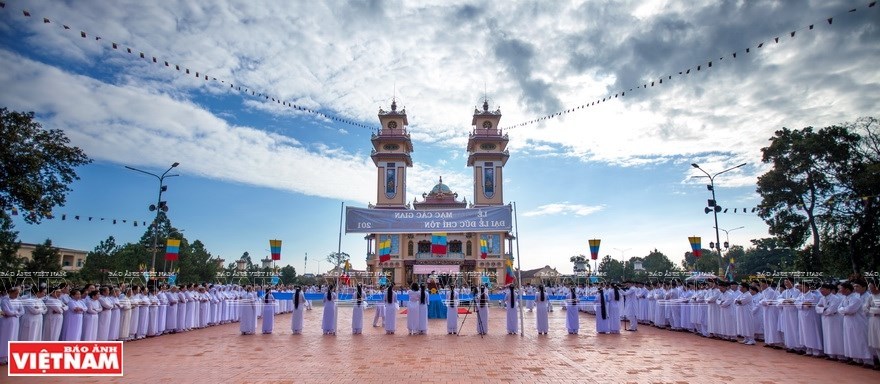 Religious people in Vietnam: Accompanying the nation