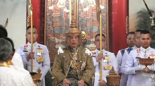 Nhà vua Thái Lan lên ngôi, ban hành chiếu chỉ đầu tiên