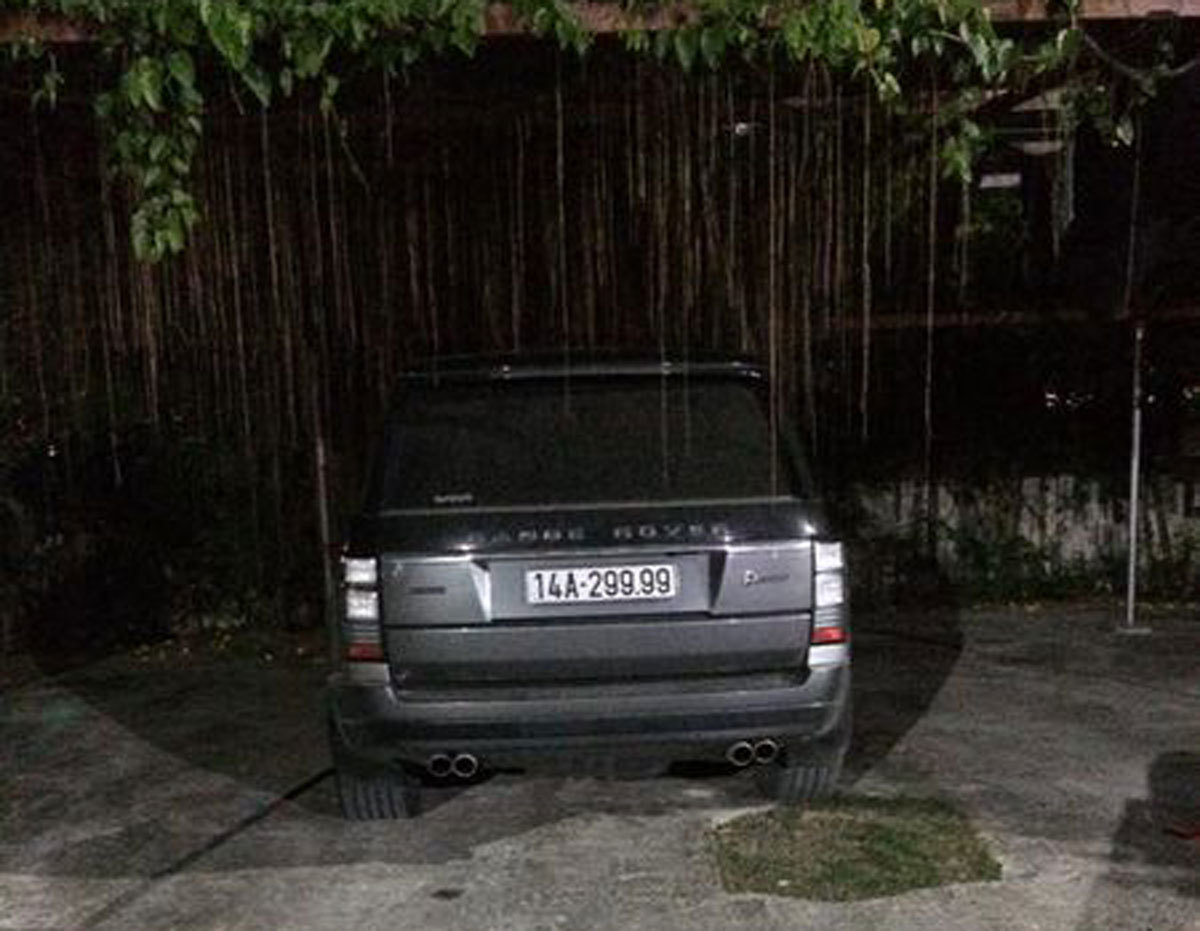 Choáng ngợp dàn siêu xe biển đẹp Quảng Ninh Choáng ngợp dàn siêu xe biển đẹp Quảng Ninh