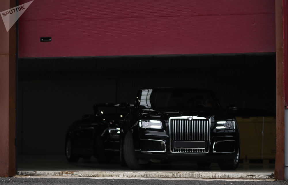 Mẫu siêu sang mui trần của Nga đối đầu với Rolls-Royce Dawn