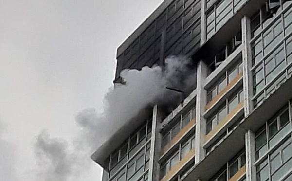 Cháy căn hộ tầng 18 The Vista An Phú, hô hoán tìm đường thoát thân