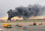Video hành khách lao khỏi máy bay Nga cháy ngùn ngụt