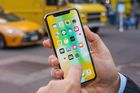 iPhone lao đao hết thời gây bão: Giảm giá, dừng bán cả loạticon