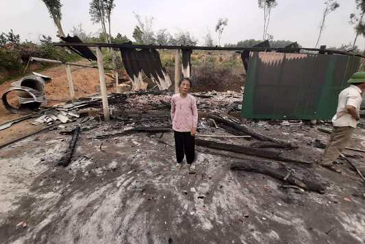 Chập điện, lửa thiêu rụi căn nhà cụ bà 80 tuổi ở Hà Tĩnh