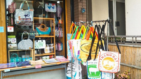 Recycled Vietnamese bags prove popular in Japan