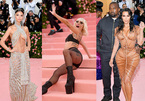 Lady Gaga cởi váy 3 lần, chị em Kardashian khoe trọn đường cong bốc lửa