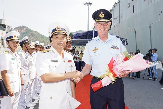 Australian royal navy ships conduct goodwill visit to Vietnam