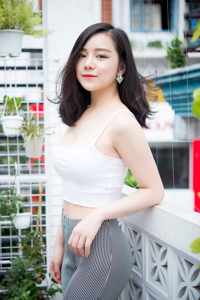 Hot girl Hưng Yên 19 tuổi gây tranh cãi khi nói 'có lợi thế hơn Chi Pu'