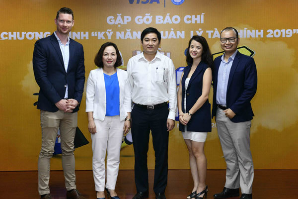 Visa giúp sinh viên chi tiêu thông minh