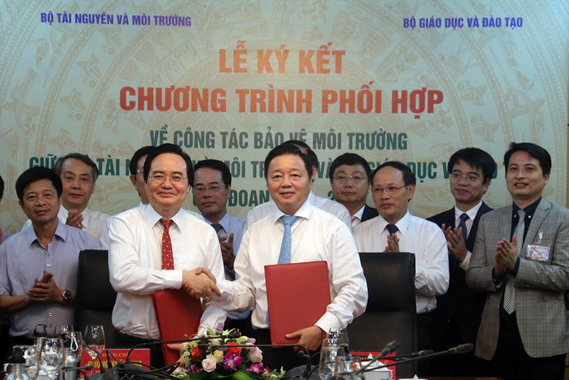 Hai Bộ trưởng rèn kỹ năng phòng tránh thiên tai cho học sinh các bậc học