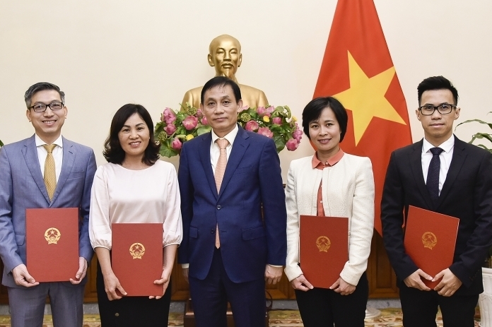 Chánh án TANDTC, Bộ Ngoại giao bổ nhiệm nhân sự mới