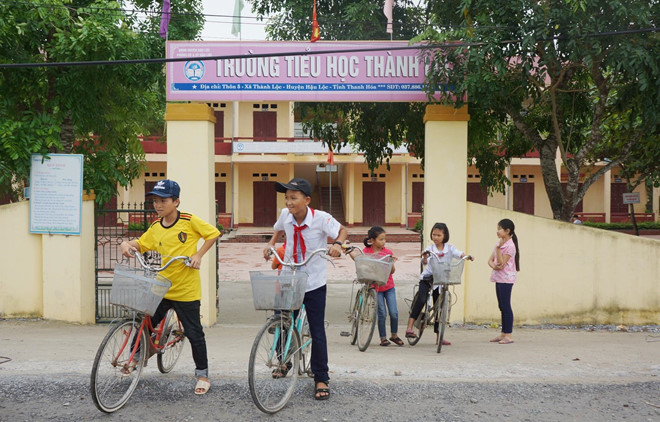 Giáo viên Tiếng Anh lên lớp không giảng bài nhiều tháng