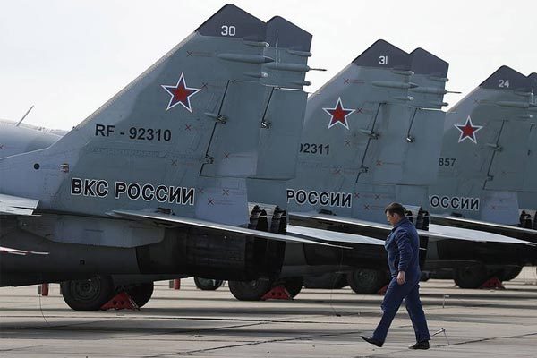 Lí do Nga bất ngờ hủy duyệt binh của dàn chiến cơ