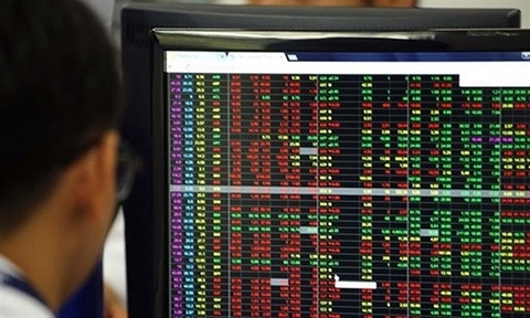 VN stock market in May: more challenges await