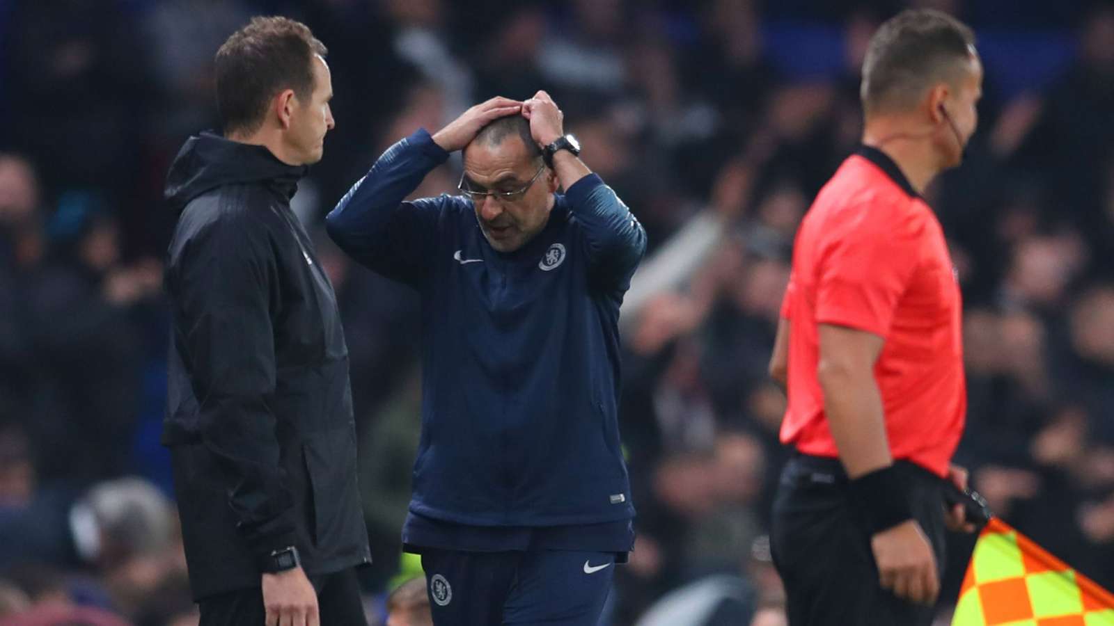 HLV Sarri bỏ lỡ khoảnh khắc lịch sử Chelsea ở Europa League