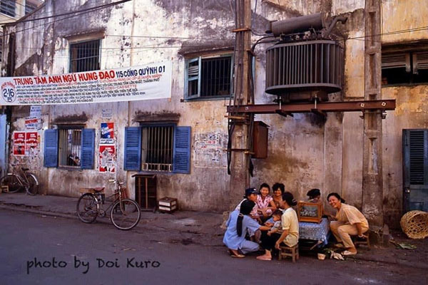 'Xóm giang hồ' Sài Gòn: Vợ bán dâm trên gác, chồng ngồi trước cửa canh chừng