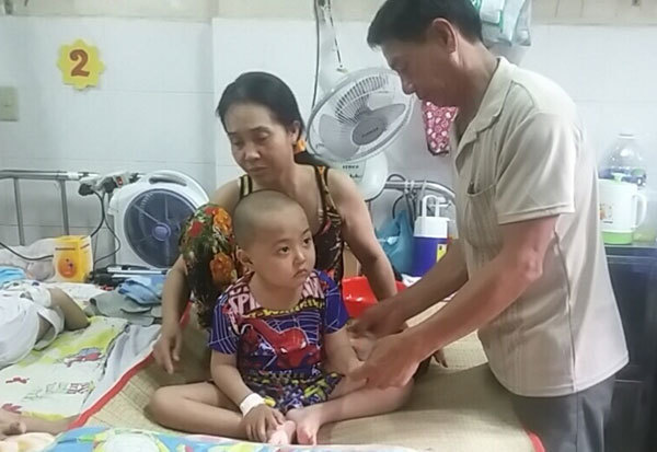 Bạn đọc ủng hộ bé Trương Thanh Lợi bị ung thư máu
