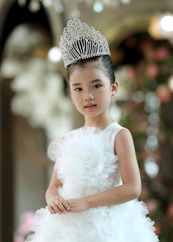 Vietnamese kid wins Little Miss Universe 2019 crown