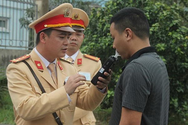 Khẩn trương thực hiện các biện pháp ngăn chặn TNGT do uống rượu, bia