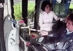 Nữ hành khách Trung Quốc tát tài xế xe bus bị lĩnh án 4 năm tù