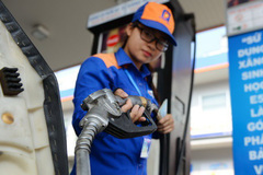 Quỹ bình ổn giá xăng dầu: Người dùng thiệt hơn là được lợi?