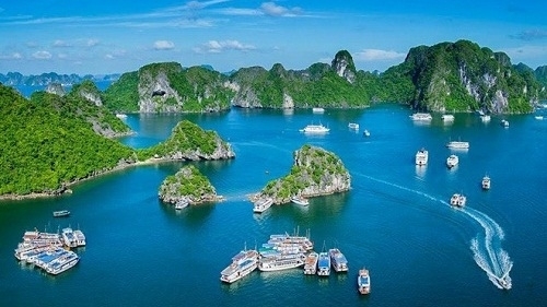 Ha Long Bay gets new heli tour