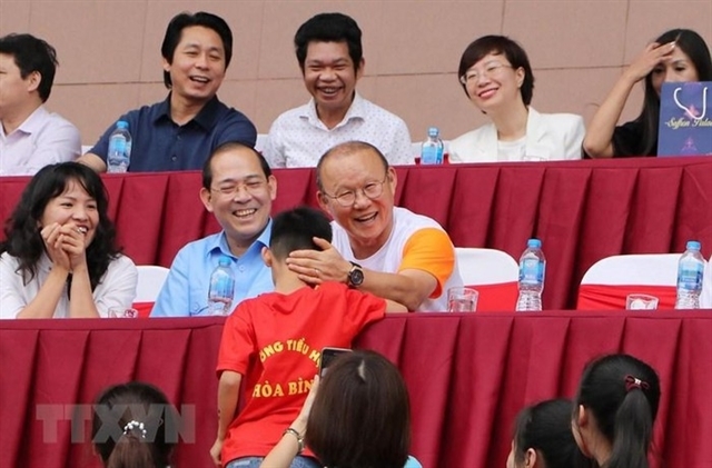 Coach Park Hang-seo meets pupils in Phu Tho