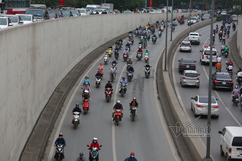 Cấm xe qua hầm Kim Liên 30 ngày để sửa chữa