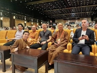 United legend channels his inner chi at pagoda