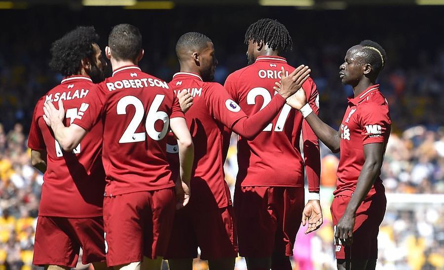 Hạ Wolves, Liverpool bất lực nhìn Man City đăng quang