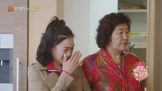 'Bom sex gốc Việt' bị chồng mắng đến phát khóc trên truyền hình