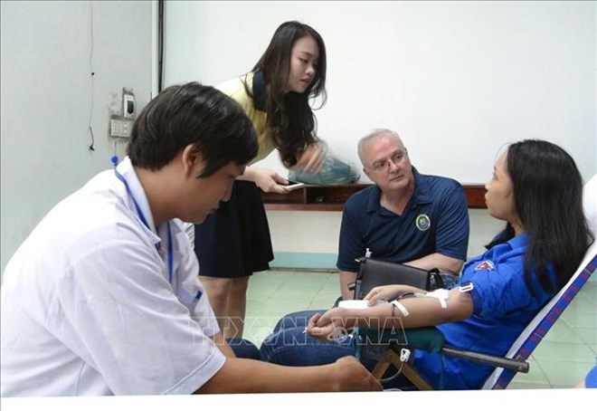 US medical staff join blood drive in Phu Yen