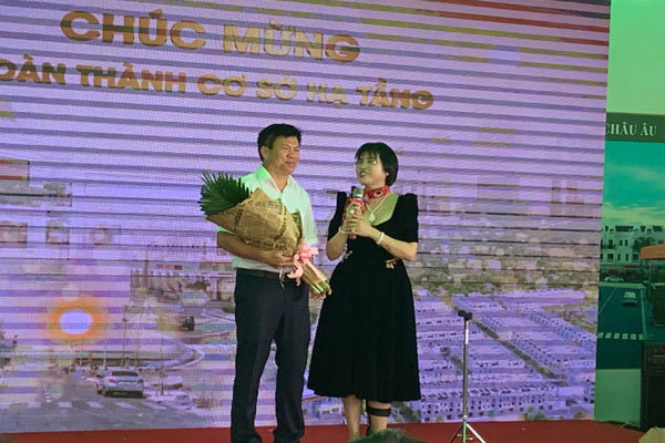 Phú Hồng Thịnh bàn giao sổ hồng sớm cho khách hàng