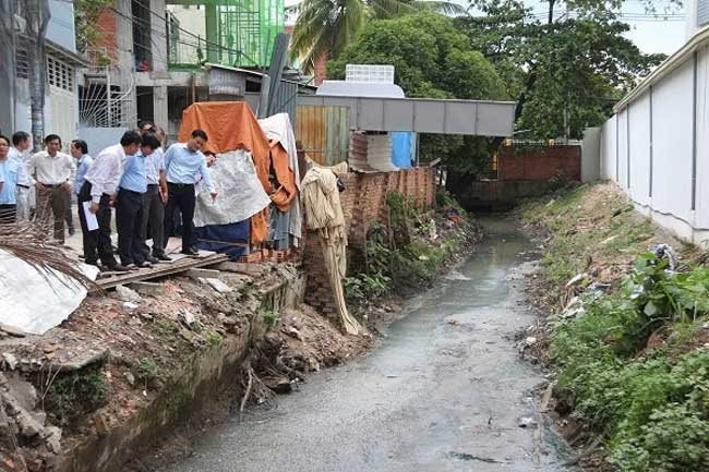 HCM City removes 277 waste-prone sites