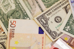 Tỷ giá ngoại tệ ngày 14/5: Trung Quốc trả đũa, dìm USD giảm mạnh
