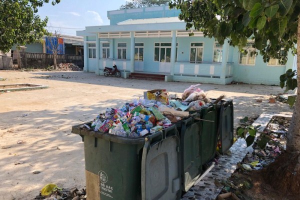 Thiếu giáo viên, trường tiền tỷ xây xong chỉ để... ngắm