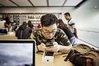 iPhone nằm trong 'danh sách đen' hàng Trung Quốc bị Mỹ đánh thuế nặngicon