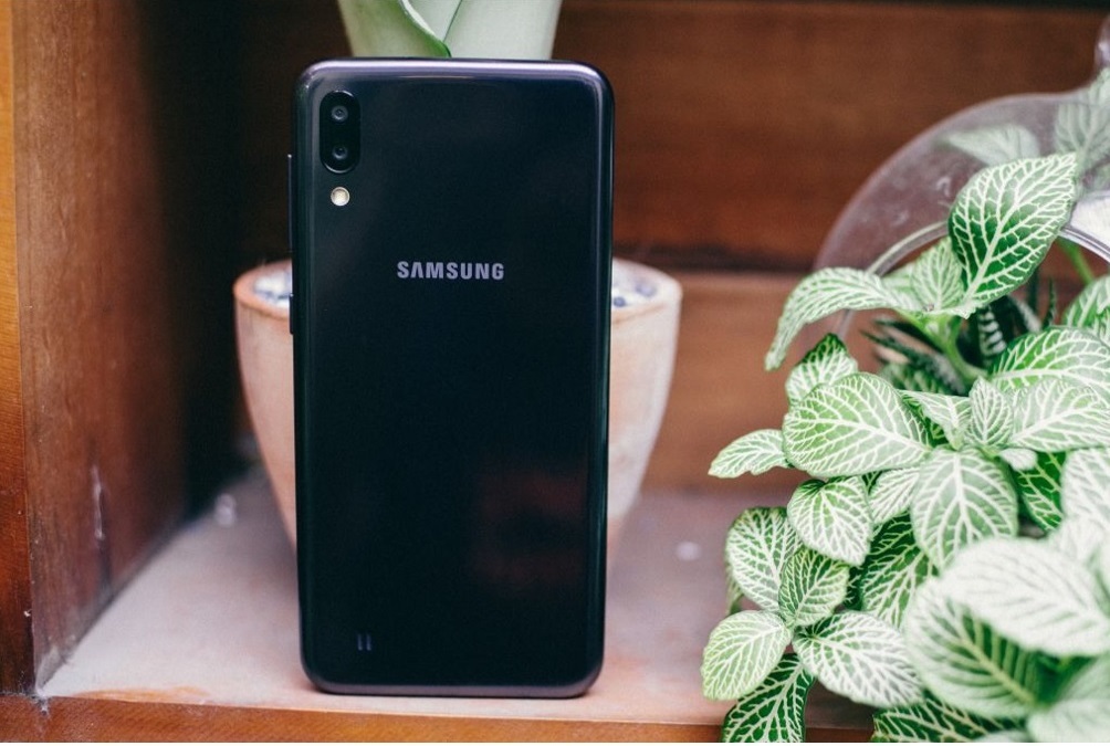 Galaxy M10: Smartphone 3 triệu vẫn chụp được góc rộng chuẩn mực