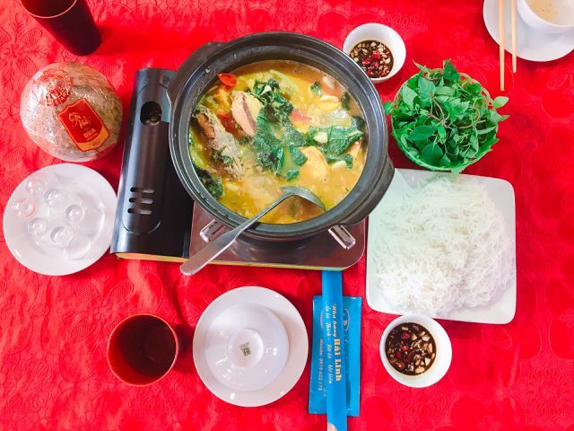 Vừa đến đất Quảng Ninh, khách đã giục nhà hàng om mấy nồi cá ba gai chuối đậu
