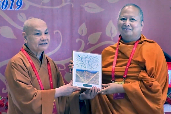 Bức tranh 'Vỏ tương lai' - món quà ý nghĩa của Đại lễ Phật Đản Vesak 2019
